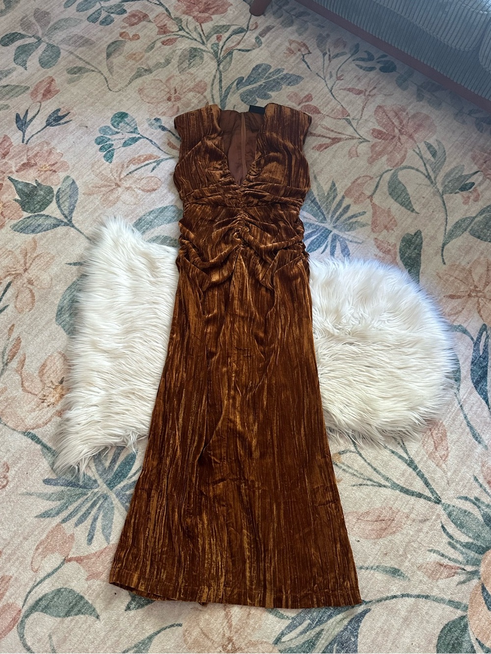 VICI Jensine Plunging Neckline Velvet Maxi Dress - Picture 6 of 9